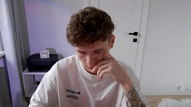 DanyDavis online show from April 2026 10:00:02 AM