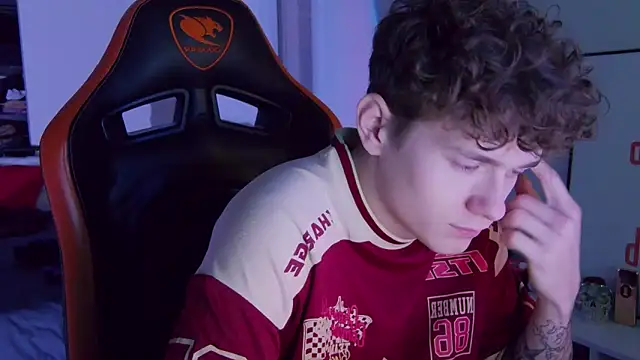 DanyDavis online show from November 2025 10:03:01 PM