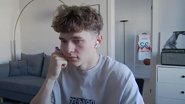 DanyDavis online show from May 2026 12:52:01 PM