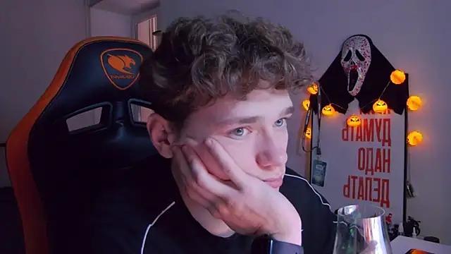 DanyDavis online show from October 2025 03:08:01 PM