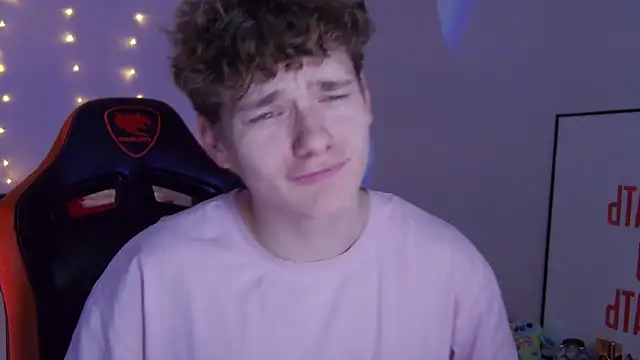 DanyDavis online show from November 2025 01:05:01 PM