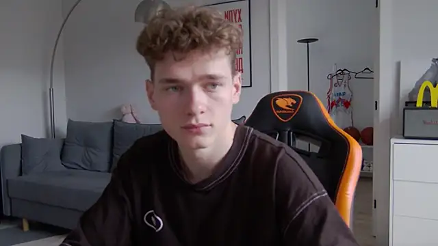 DanyDavis online show from June 2026 02:01:02 PM
