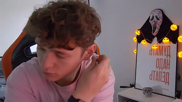 DanyDavis online show from October 2025 10:27:02 AM