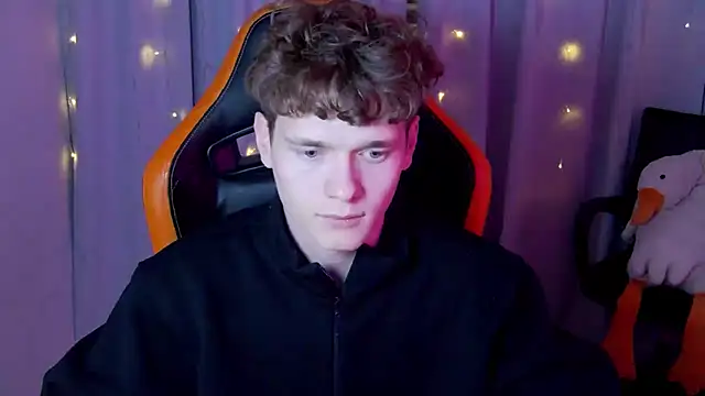 DanyDavis online show from April 2026 09:00:02 PM