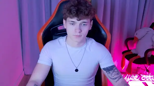 DanyDavis online show from April 2026 04:43:02 PM