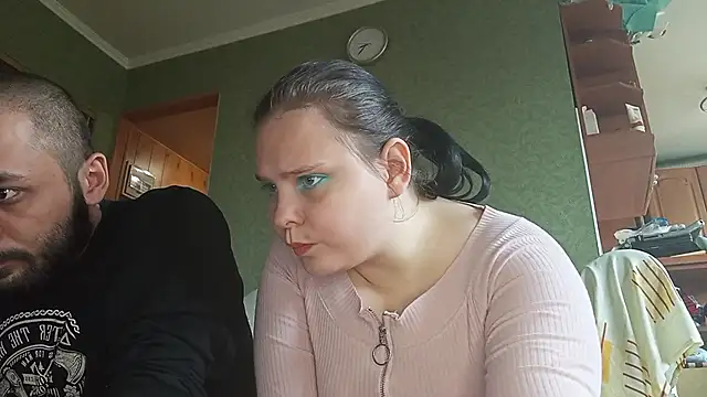 SweetPiggyx online show from April 2026 12:29:02 PM