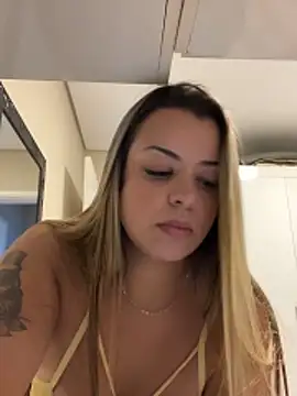 Snapshot of Patyyyy chatting on April 2026 10:42:02 AM Patyyyy online show from April 2026 10:42:02 AM