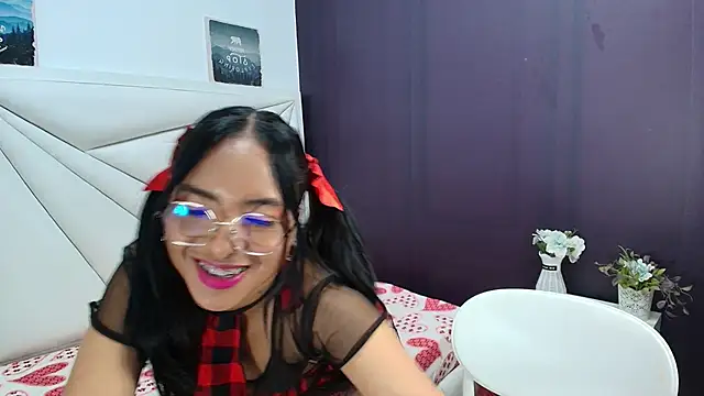 paula zambrano7 online show from October 2025 01:23:01 PM