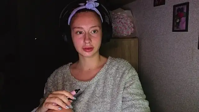 Snapshot of kristi_ginger chatting on October 2025 12:11:01 AM kristi ginger online show from October 2025 12:11:01 AM