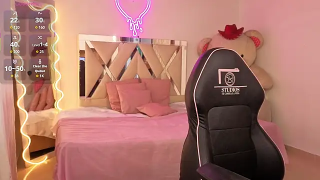kissy tay online show from October 2025 12:02:01 PM