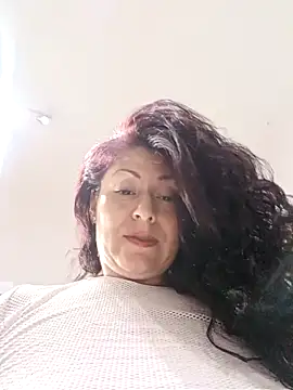 lunadicty online show from April 2026 10:12:02 PM
