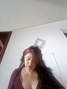 lunadicty online show from October 2025 11:39:01 PM