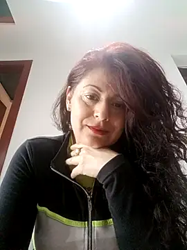 lunadicty online show from September 2025 11:33:02 PM