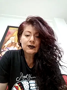 lunadicty online show from February 2026 11:48:01 PM