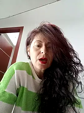 lunadicty online show from December 2025 06:44:02 PM