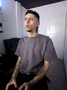 Chris  Jones online show from December 2025 06:56:01 PM