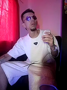 Snapshot of Chris__Jones chatting on September 2025 09:21:02 PM Chris Jones online show from September 2025 09:21:02 PM