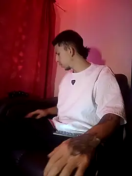 Snapshot of Chris__Jones chatting on October 2025 10:02:01 PM Chris Jones online show from October 2025 10:02:01 PM