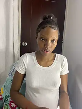 Snapshot of Meegannhill chatting on November 2025 12:42:01 PM Meegannhill online show from November 2025 12:42:01 PM