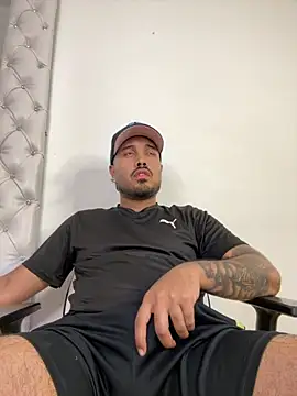 Snapshot of PapiStan chatting on December 2025 06:15:01 AM PapiStan online show from December 2025 06:15:01 AM