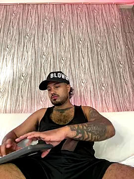 Snapshot of PapiStan chatting on December 2025 05:46:02 AM PapiStan online show from December 2025 05:46:02 AM