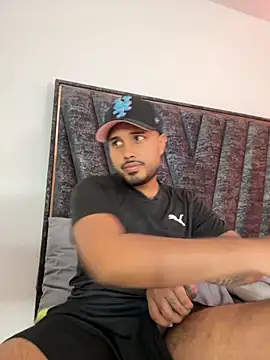 Snapshot of PapiStan chatting on October 2025 06:45:01 AM PapiStan online show from October 2025 06:45:01 AM