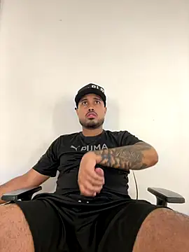 Snapshot of PapiStan chatting on October 2025 10:32:02 PM PapiStan online show from October 2025 10:32:02 PM