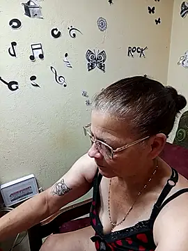 Snapshot of katrina_perez chatting on November 2025 01:32:02 PM katrina perez online show from November 2025 01:32:02 PM