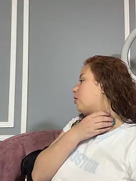 AmmberJones online show from November 2025 12:00:02 PM