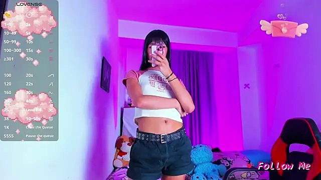 SkylerBennet online show from April 2026 02:57:01 AM