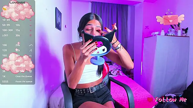 SkylerBennet online show from October 2025 02:02:01 AM