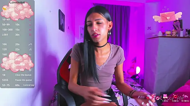 SkylerBennet online show from October 2025 01:26:02 AM