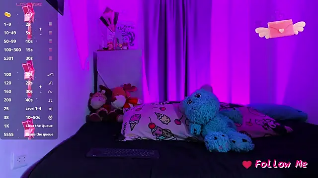 SkylerBennet online show from May 2026 03:24:01 AM