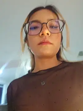 Pretty roxxyy online show from March 2026 11:23:02 AM