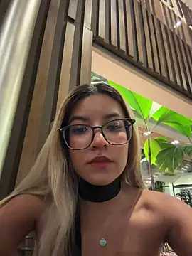 Pretty roxxyy online show from February 2026 01:30:02 AM