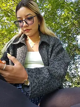 Pretty roxxyy online show from February 2026 12:49:02 PM