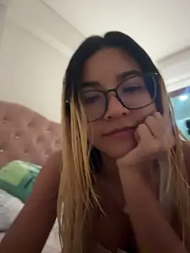 Pretty roxxyy online show from July 2026 02:01:01 AM
