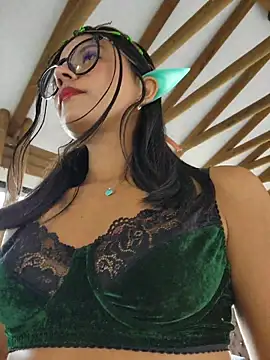 Pretty roxxyy online show from November 2025 01:03:02 PM