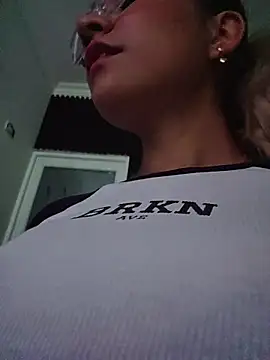 Pretty roxxyy online show from June 2026 11:16:01 AM