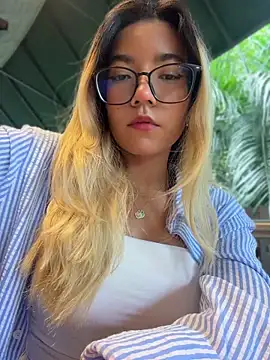 Pretty roxxyy online show from July 2026 03:40:02 PM