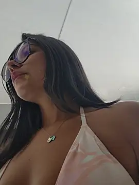 Pretty roxxyy online show from October 2025 01:23:02 PM