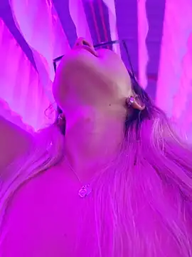 Pretty roxxyy online show from April 2026 11:34:01 AM