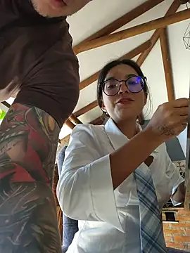 Pretty roxxyy online show from November 2025 01:38:01 PM