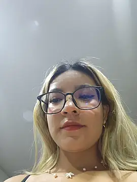 Pretty roxxyy online show from March 2026 09:56:01 AM