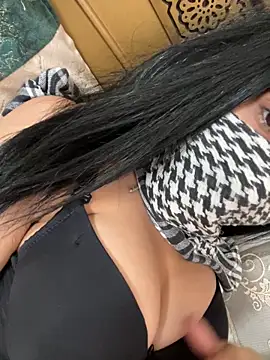 QueenLujaine online show from January 2026 11:03:02 AM