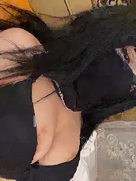 QueenLujaine online show from April 2026 01:23:01 PM