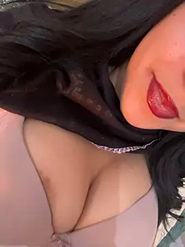 QueenLujaine online show from March 2026 12:14:01 PM