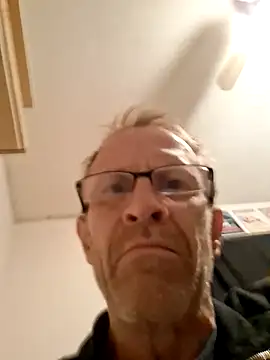 moasslicker online show from November 2025 09:31:01 AM