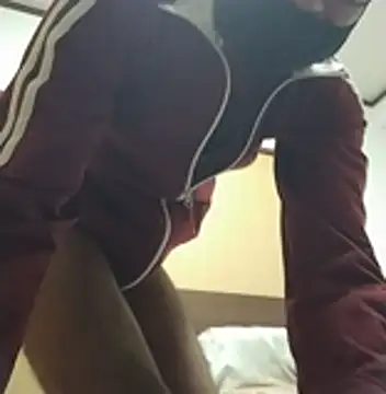 Snapshot of SunkLupus chatting on February 2026 12:45:01 PM SunkLupus online show from February 2026 12:45:01 PM