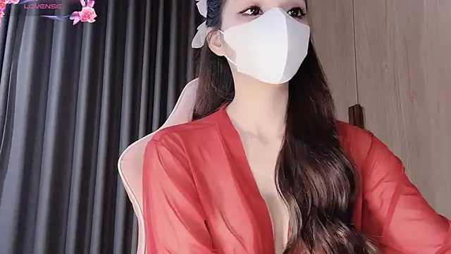 yiyi-chin online show from October 2025 04:51:02 PM